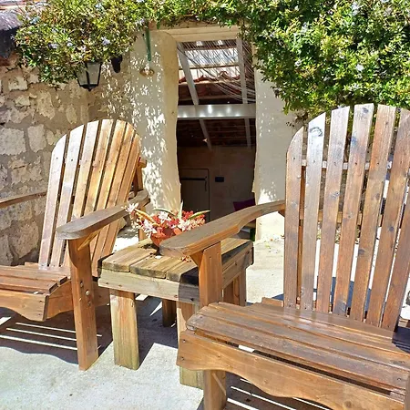 Moon Holiday home Flaugnac